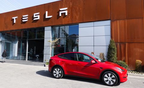 tesla delivers china made model y cars to customers in shanghai