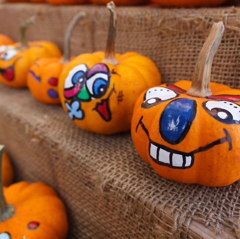 55 Easy Pumpkin Carving Ideas for Halloween 2021 - Creative Pumpkin ...