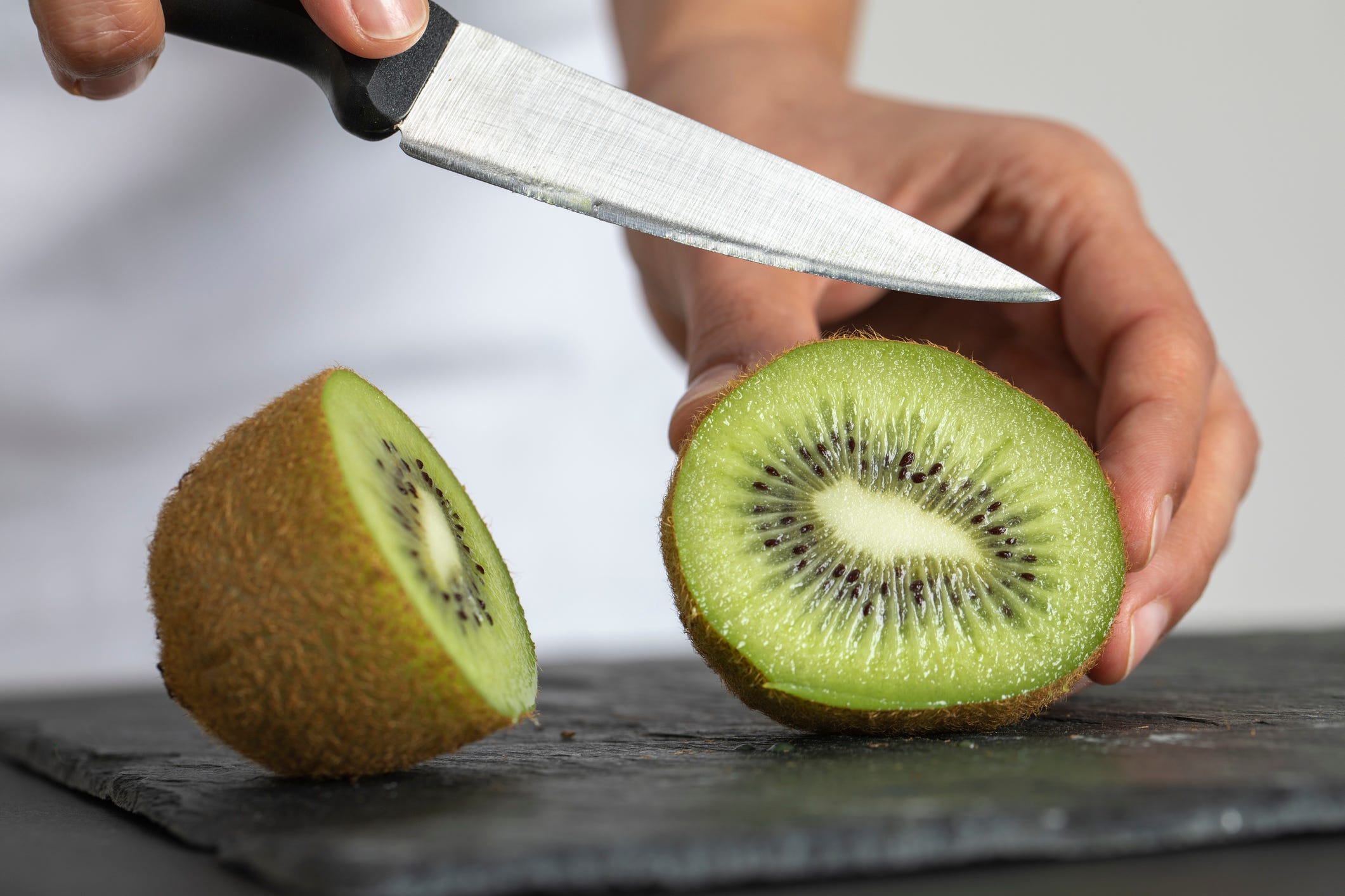 can puppies eat kiwi fruit