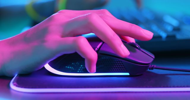 cyber sport gamer click mouse