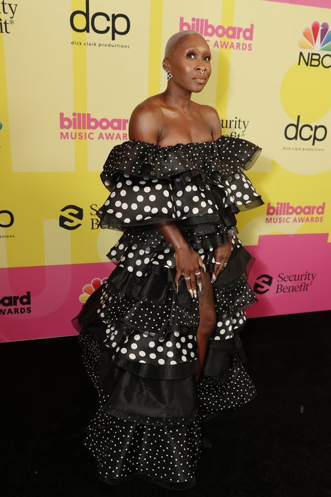 cynthia erivo en los billboard music awards 2021