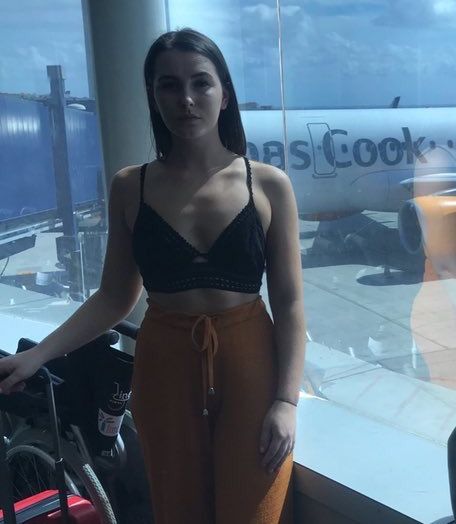 'Cover Up Or Leave The Plane': British Woman Left 'Shaking' After Wearing Crop Top On Flight