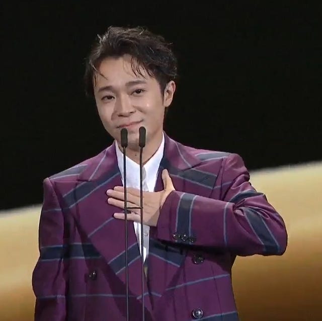 金曲31 吳青峰 太空人 勇奪金曲歌王 得獎哽咽感謝自己 你很努力了 你沒有被打倒 金曲31 吳青峰 太空人 勇奪金曲歌王 得獎哽咽感謝自己 你很努力了 你沒有被打倒