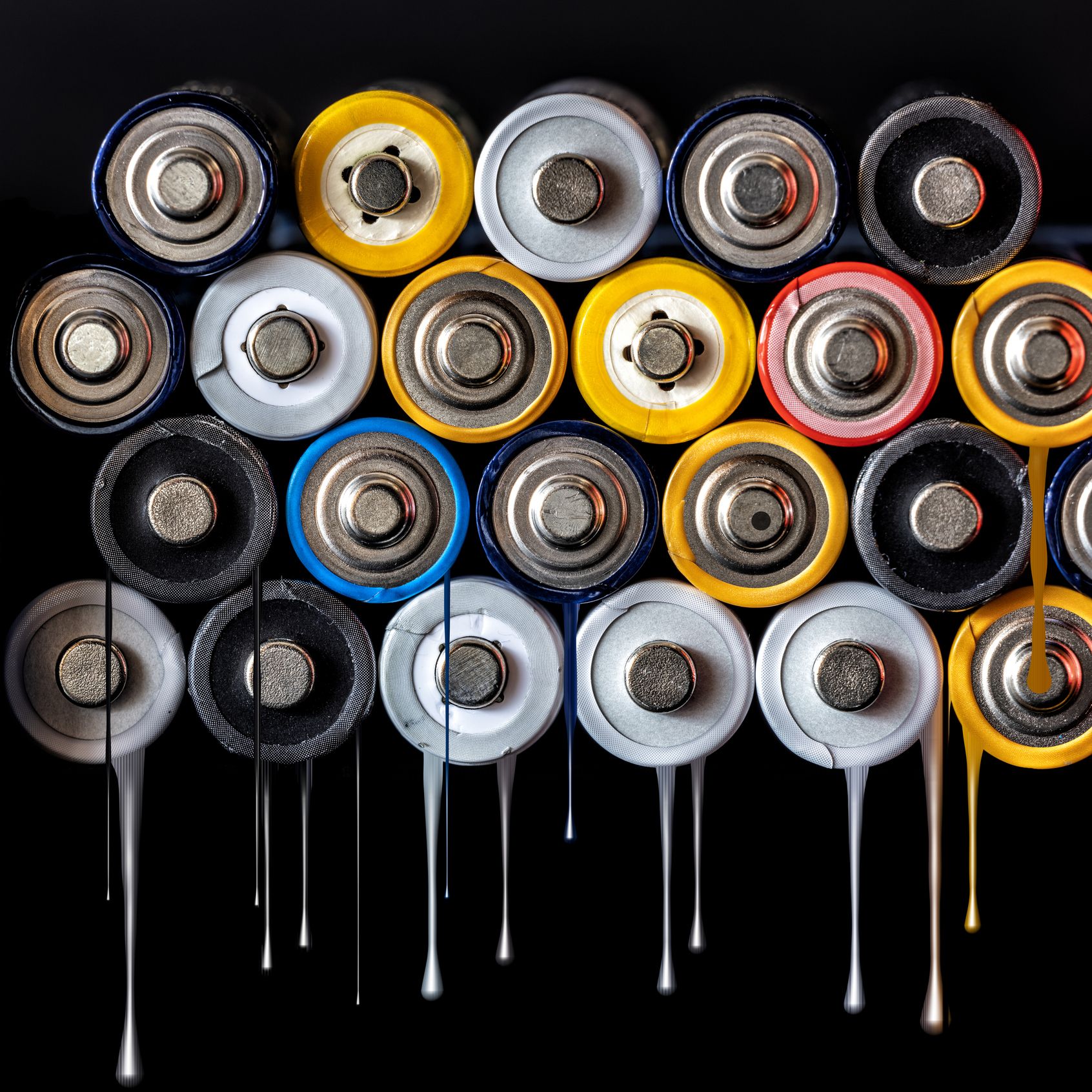 This Battery Can Heal Itself After Being Completely Cut in Half. It Could Power Our Future.