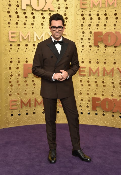 Dan Levy Emmys 2020 Outfit - See Schitt S Creek S Dan Levy S Emmys 2019 Brown And Black Tuxedo Photos