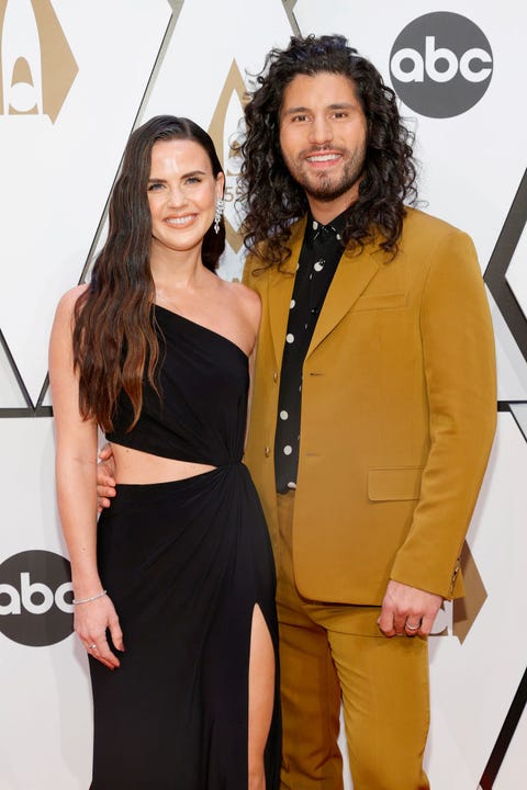 29 Iconic Country Music Couples - Country Singer Love Stories - Dan Smyers Height – Country Star With A Tall Presence