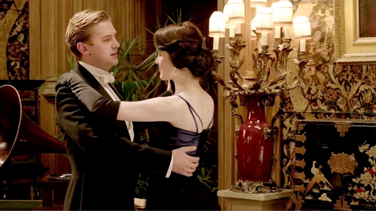 Why Dan Stevens is Still Apologizing for 'Downton Abbey' - Dan Stevens on Matthew Crawley's Death