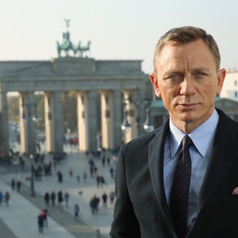•There Will  Be Blood... |Priv| •Abigail McDowell Daniel-craig-poses-with-the-brandenburg-gate-behind-during-news-photo-494680280-1560777549.jpg?crop=0.668xw:1.00xh;0
