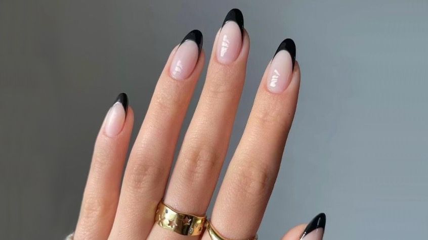 Dark french nails: así es la manicura francesa con puntas negras