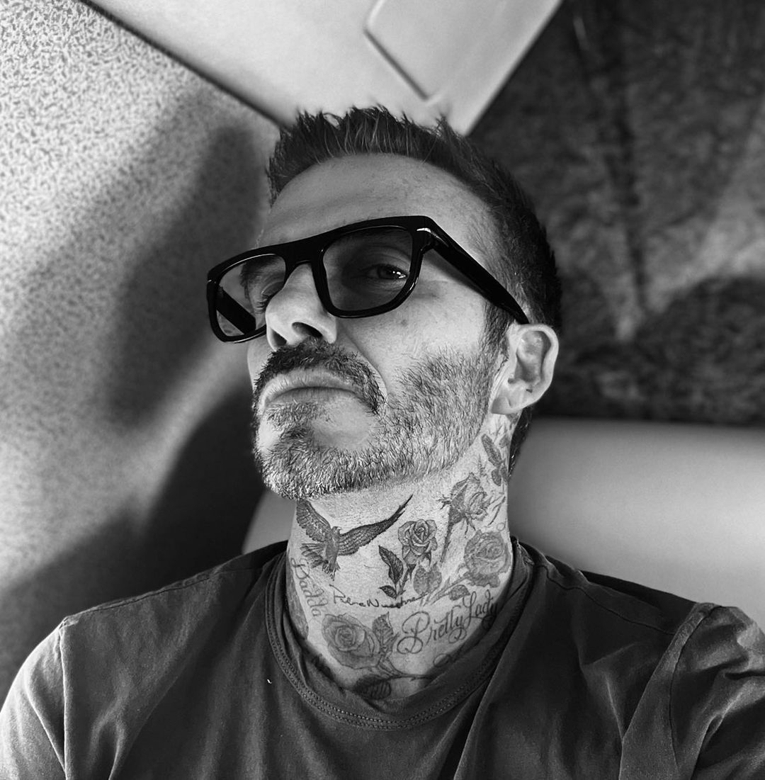 David Beckham tiene dos nuevos tatuajes en el cuello