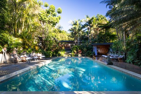 Swimming pool, Property, Real estate, Resort, Leisure, House, Home, Estate, Building, Vacation, 