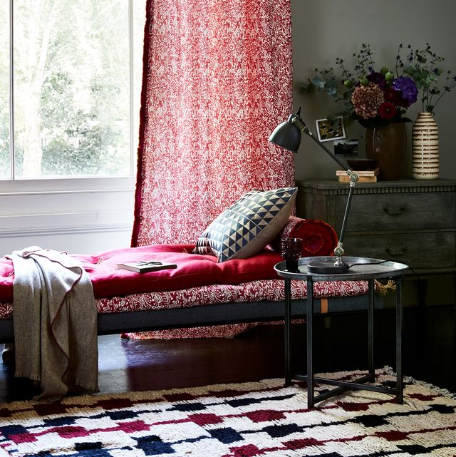 daybed with berry and grey interiors
