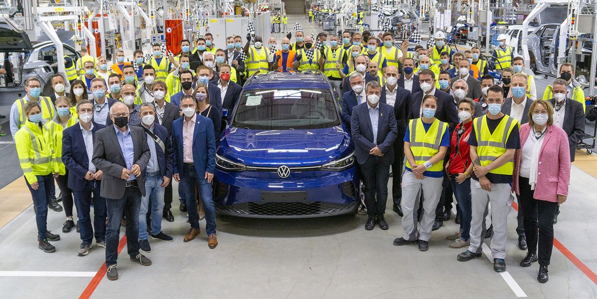 Watch VW Speeds up ID.4 Production with Additional Factory Space – Latest News