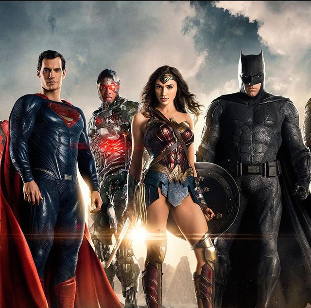 superman, cyborg, wonder woman and batman, along with the flash and aquaman, in costume in the justice league, the 5th movie in the dc movies in order