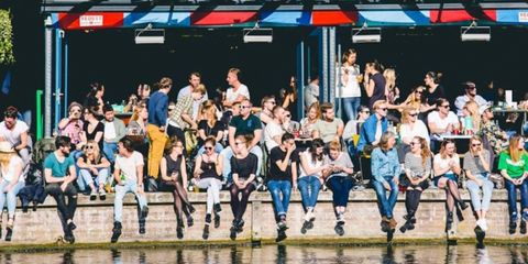canvas Robijn Oranje 14x hotspots om een drankje te drinken in Amsterdam