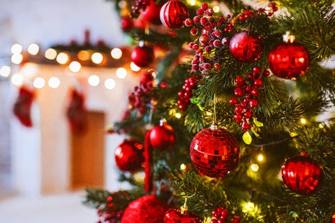 7 Christmas Traditions And Origins – Dinner, Decorations & Gifts