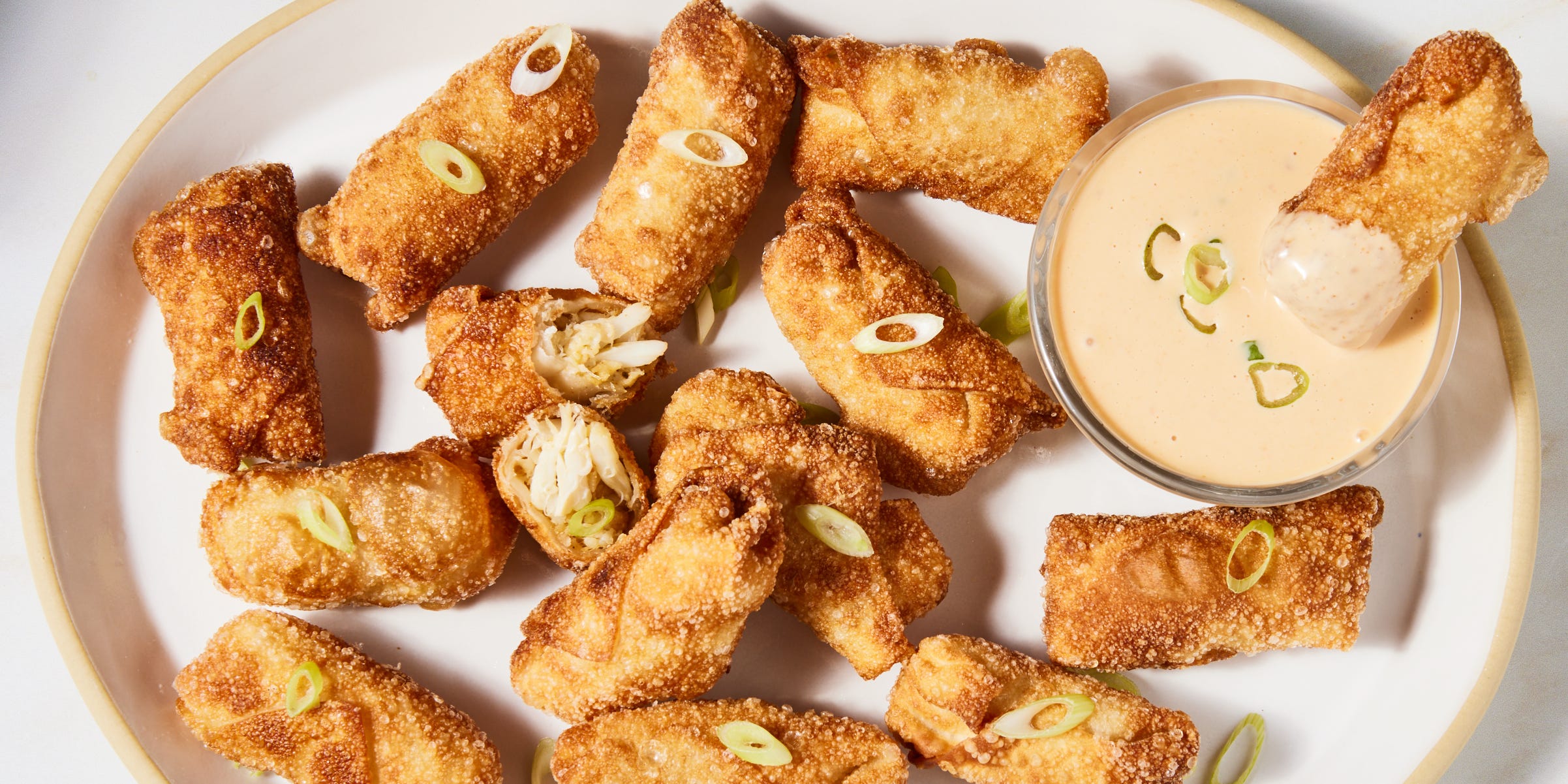 Crab Cake Egg Rolls Are The Appetizer Mash-Up You Need