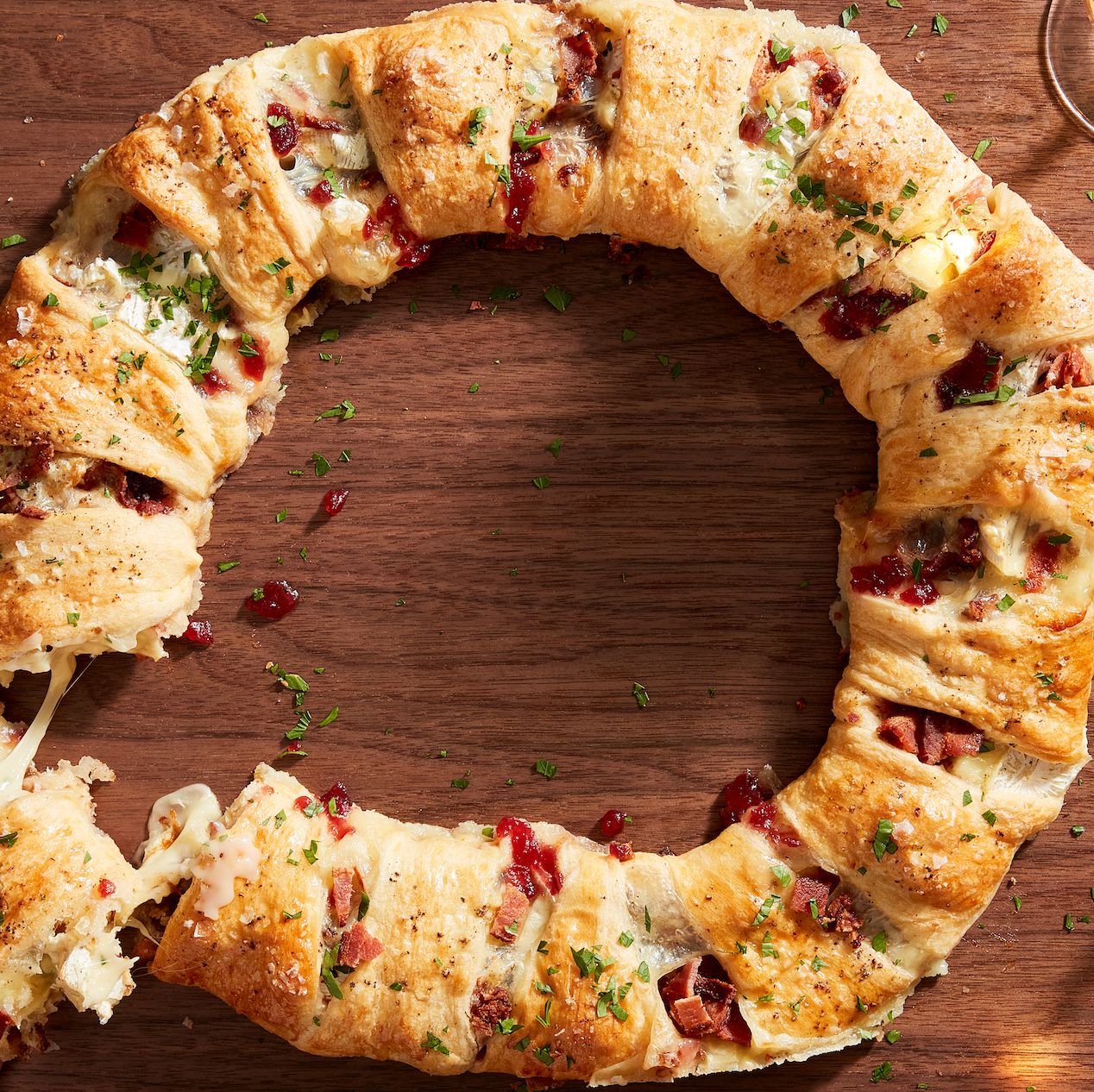 30 Crowd-Pleasing Crescent Roll Appetizers That Come Together In Minutes