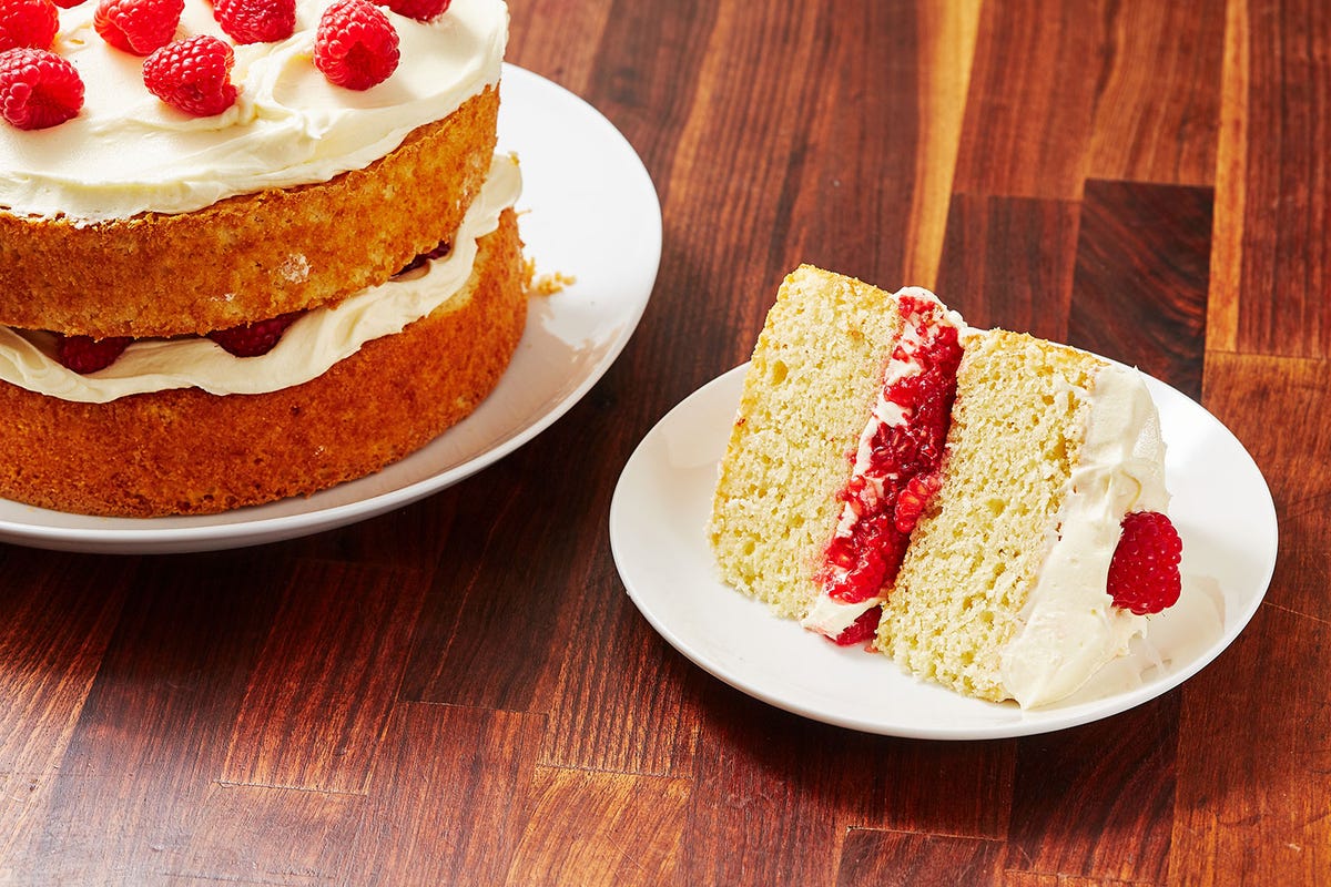 White Chocolate And Raspberry Cake