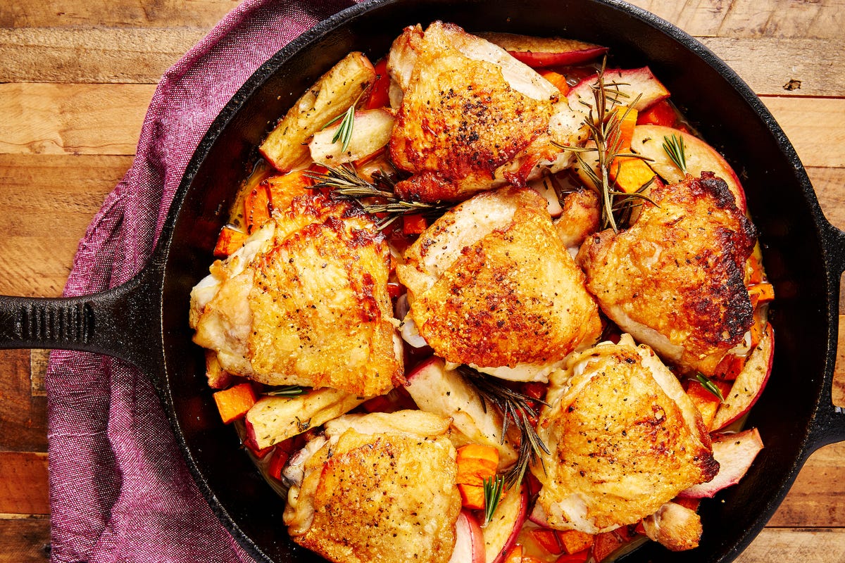 This Apple Cider Glazed Chicken Proves It's Super Easy To Cook Chicken Thighs