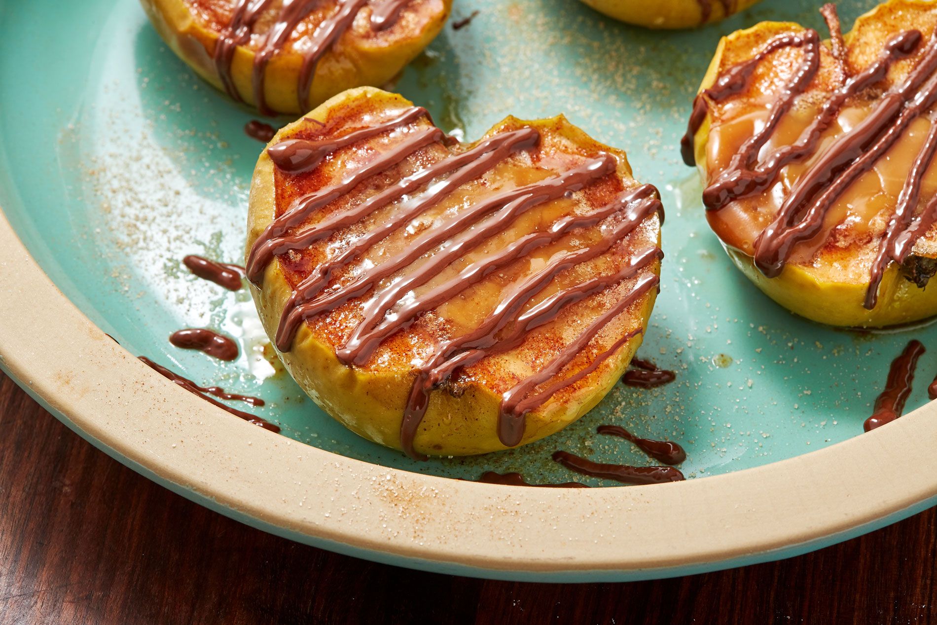 Caramel Stuffed Apples-image