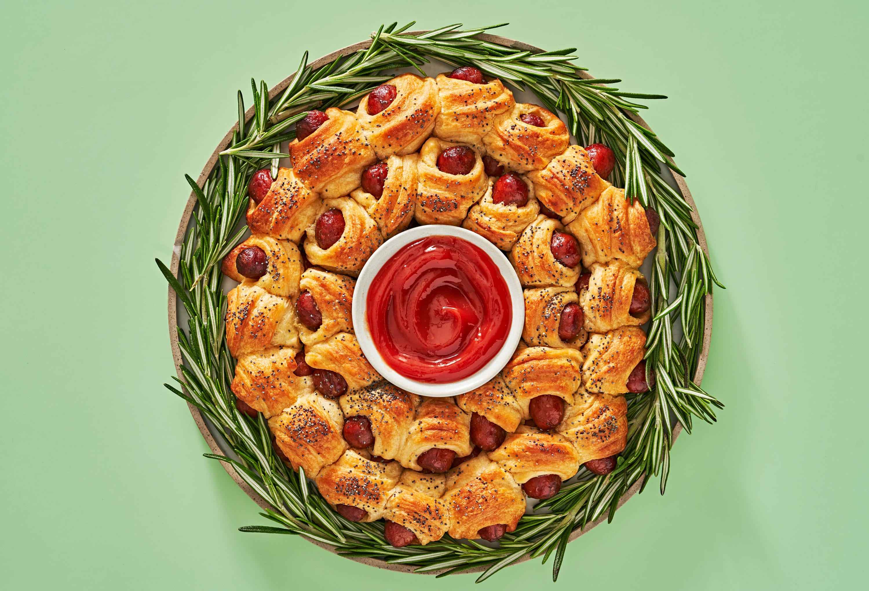 Pigs In A Blanket Wreath Is The Perfect Holiday App