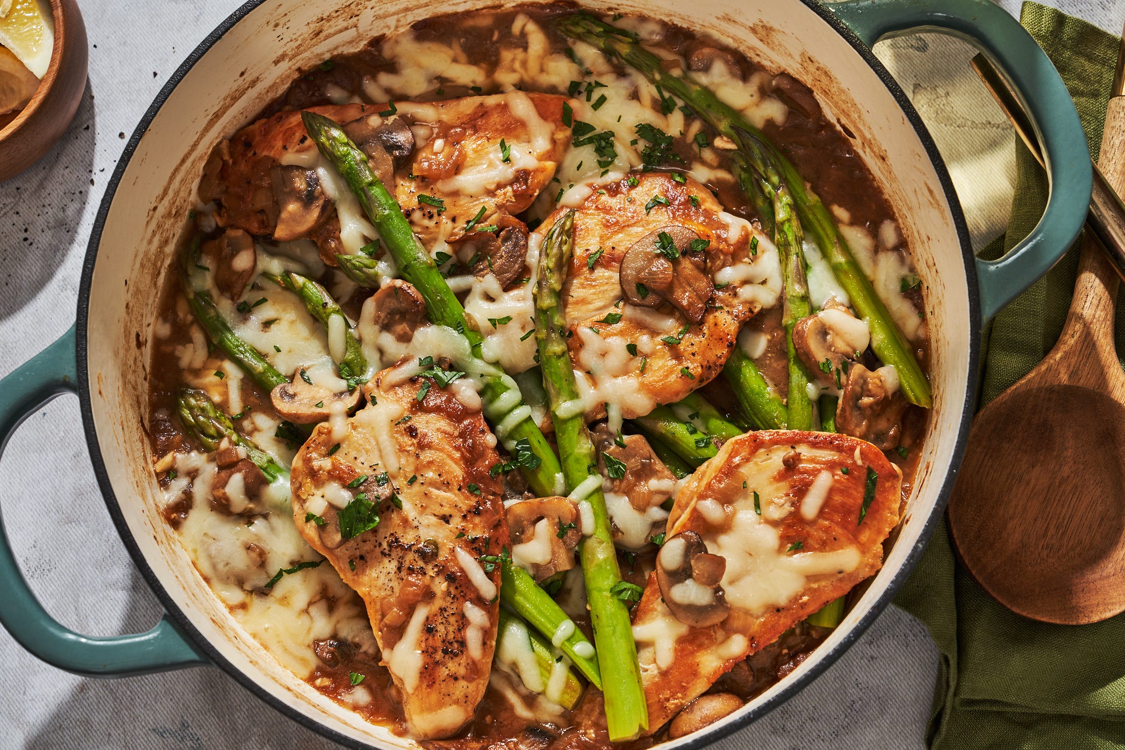 This Madeira Chicken Tastes Exactly Like Your Favorite Dinner From The Cheesecake Factory