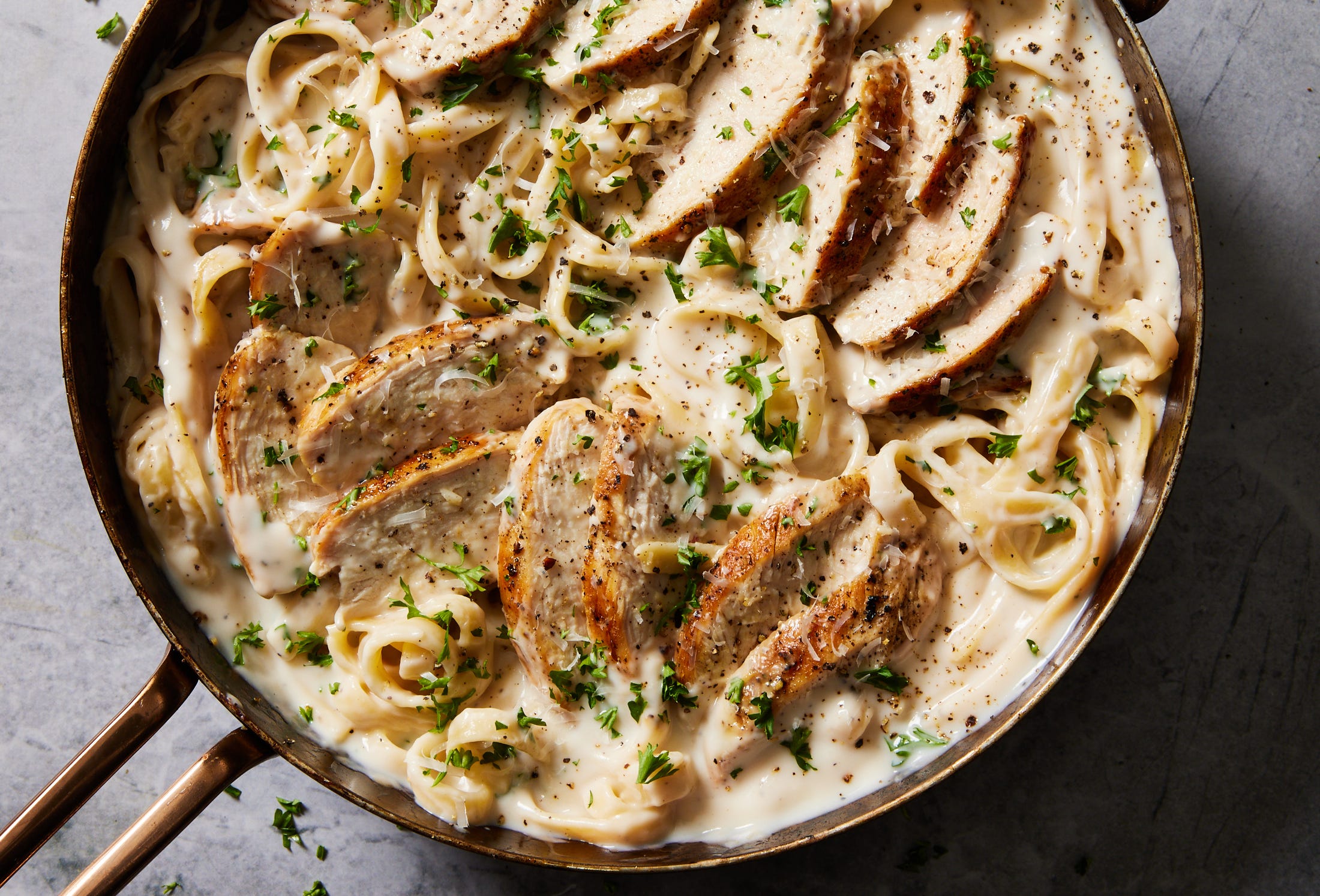 If You've Never Made Pasta Sauce From Scratch, This Homemade Alfredo Is Where You Should Start