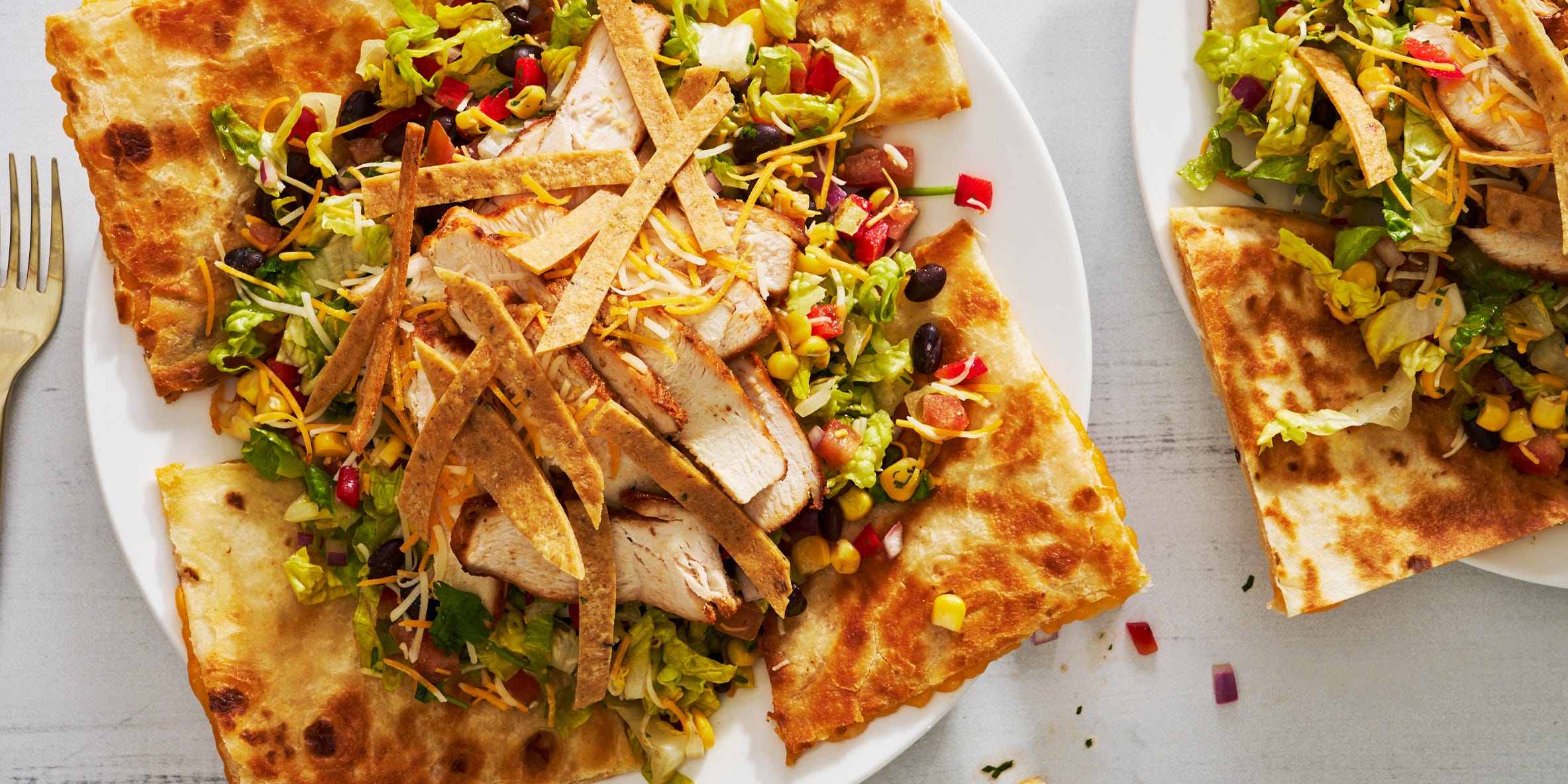 This Copycat Quesadilla Explosion Salad Will Have You Yelling 'Welcome To Chili's'