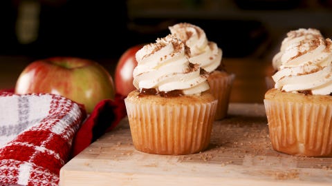 apple pie stuffed cupcakes