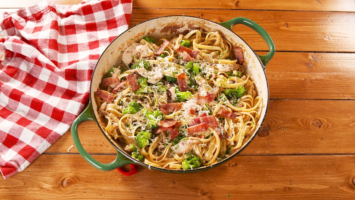 Best Bacon Broccoli Chicken Alfredo How To Make Bacon Broccoli Chicken Alfredo