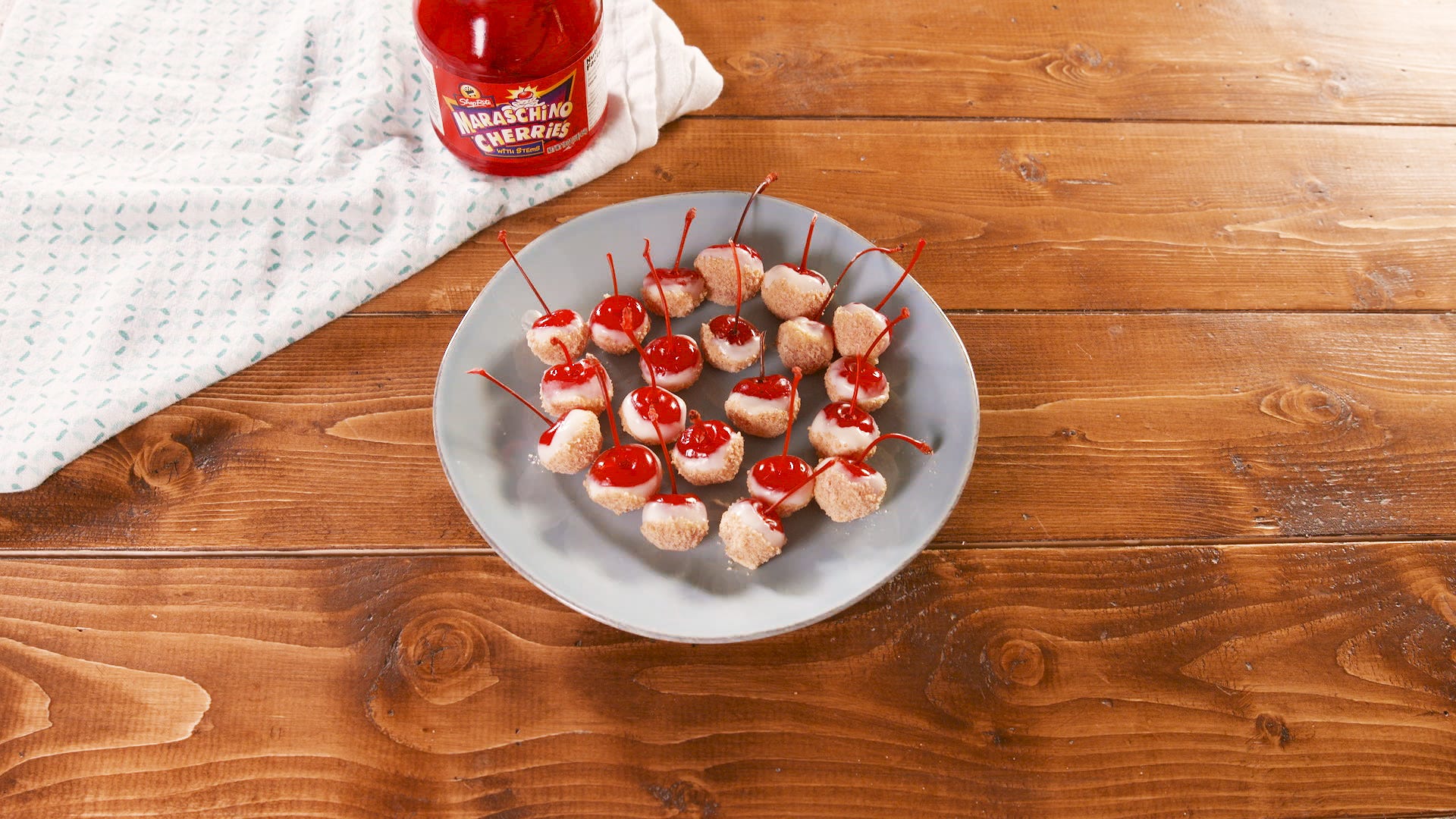 Cherry Cheesecake Bites Are Deliciously Boozy