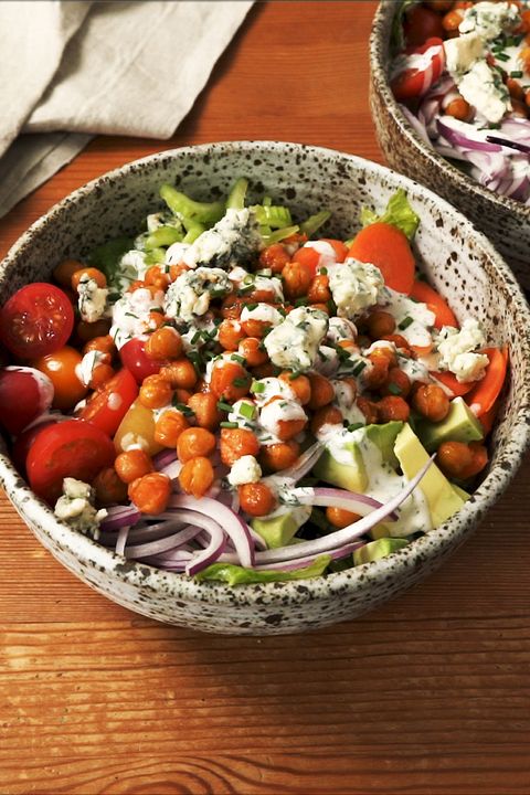 salad with chickpeas and vegetables