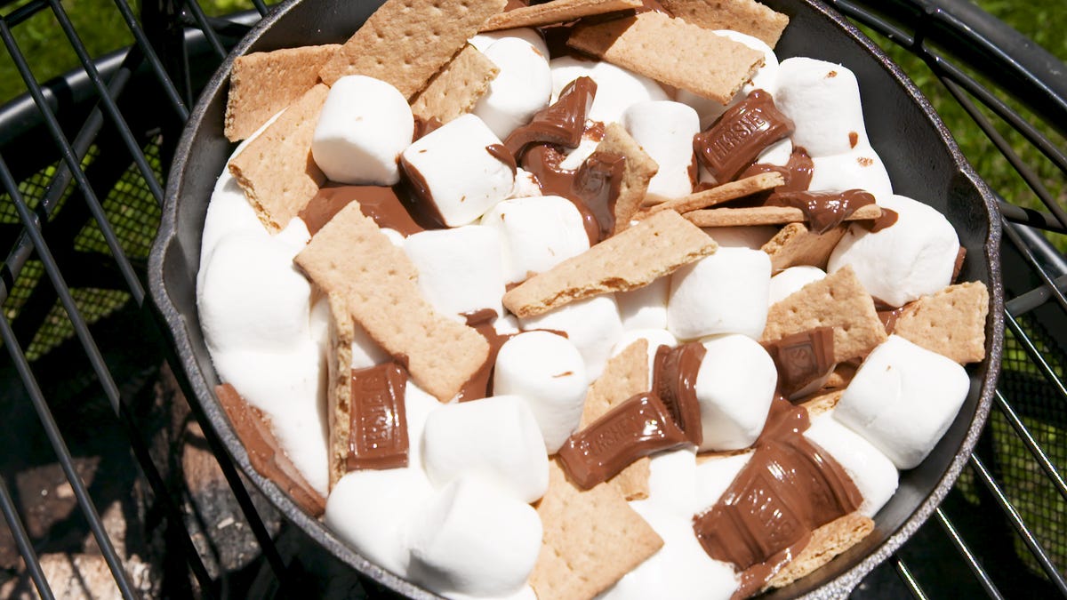 Best Campfire S'mores Recipe - How To Make Campfire S'mores