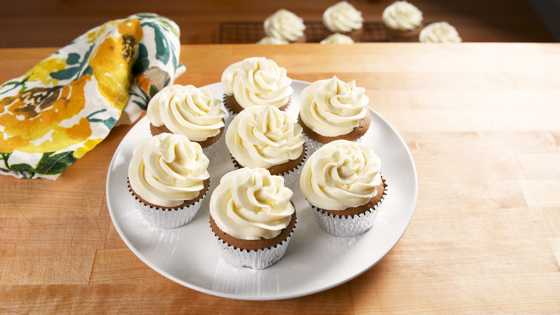 These Coffee Cupcakes Have An Amazing Condensed Milk Frosting