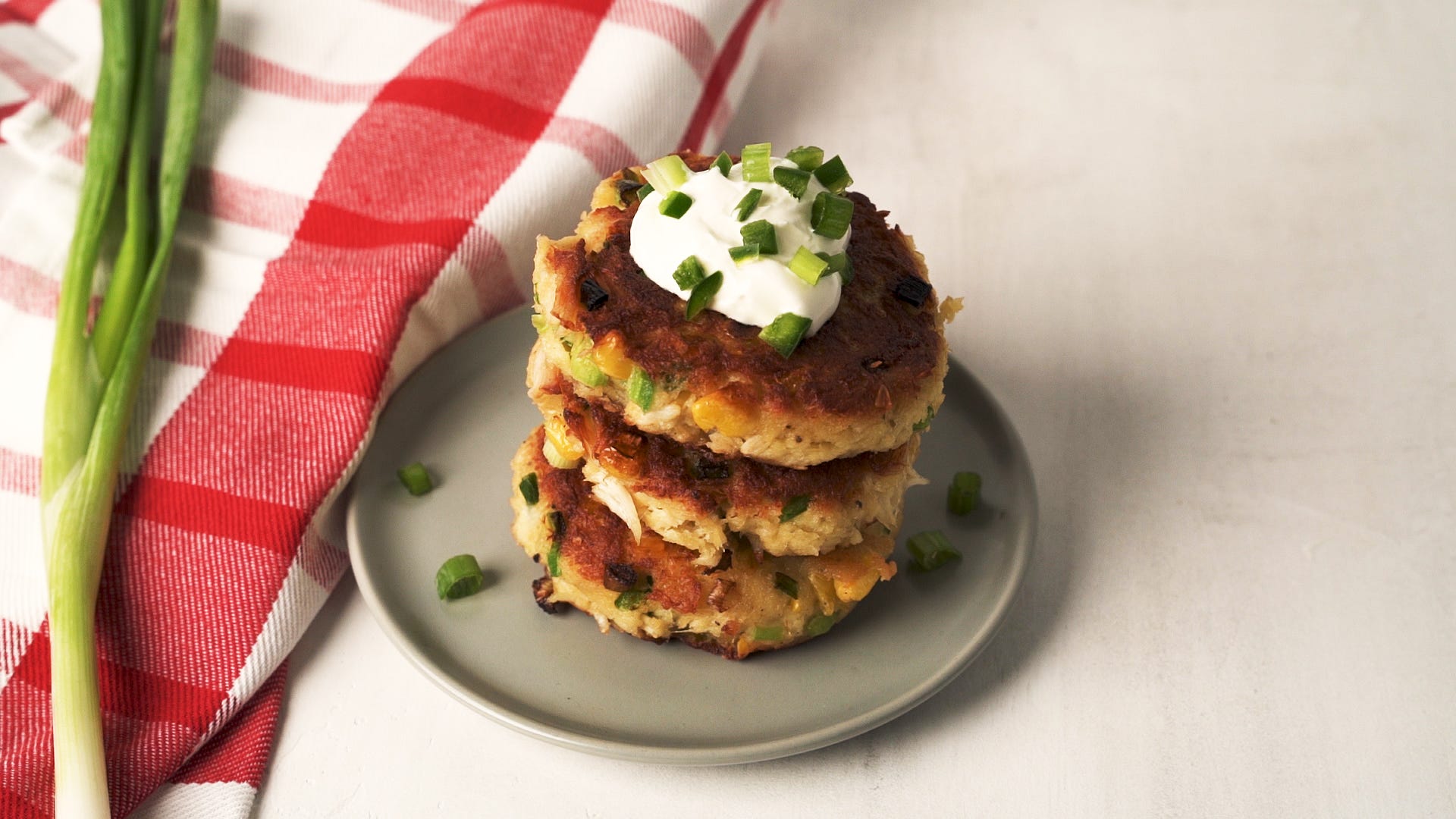 Jalapeño Popper Crab Cakes Are A Perfect Summer Appetizer