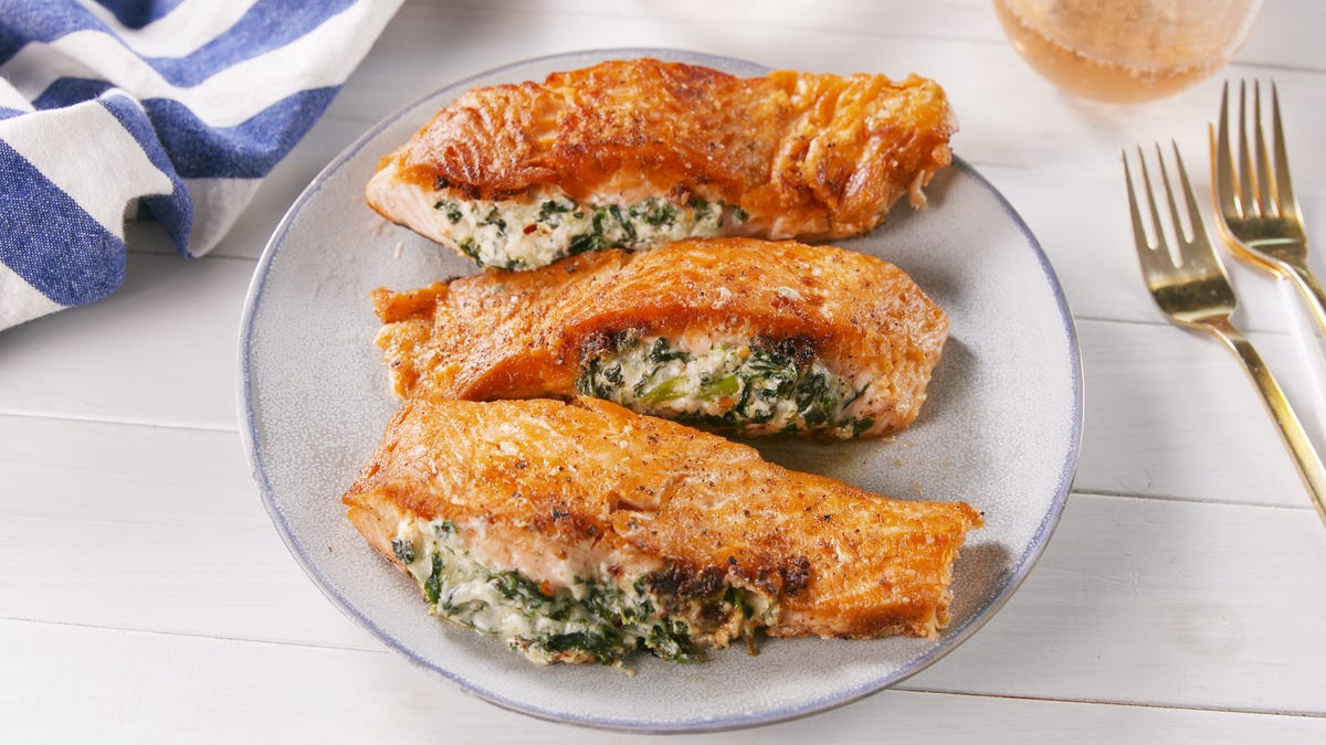 Best Creamed Spinach–Stuffed Salmon Recipe — How To Make Creamed