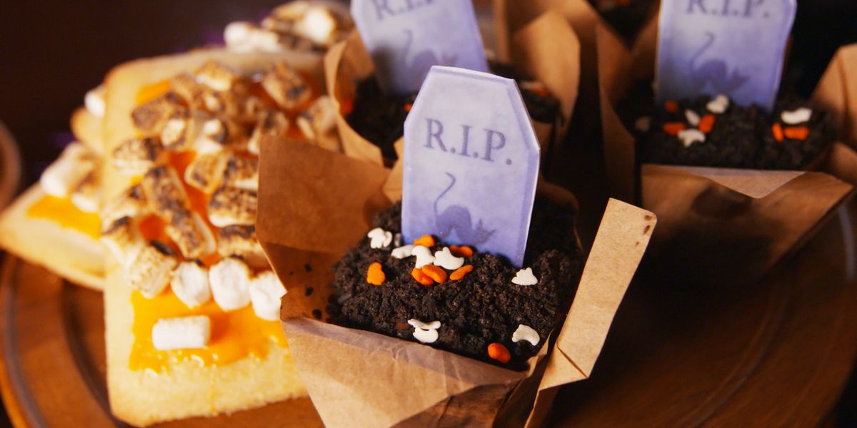 Disneyland's Halloween Desserts Are Here - Disney Halloween