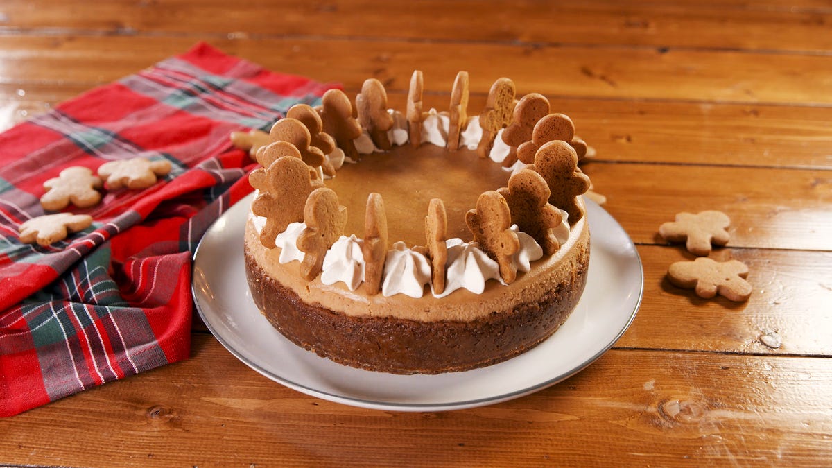 gingerbread-cheesecake-recipe-with-molasses-mousse-topping