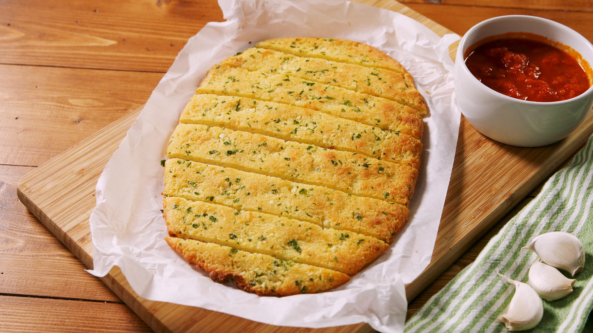 Keto Followers—This Low-Carb Garlic Bread Is LEGIT 😱