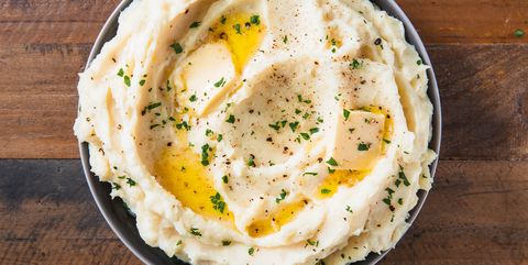 these mashed potatoes are so creamy for your thanksgiving spread