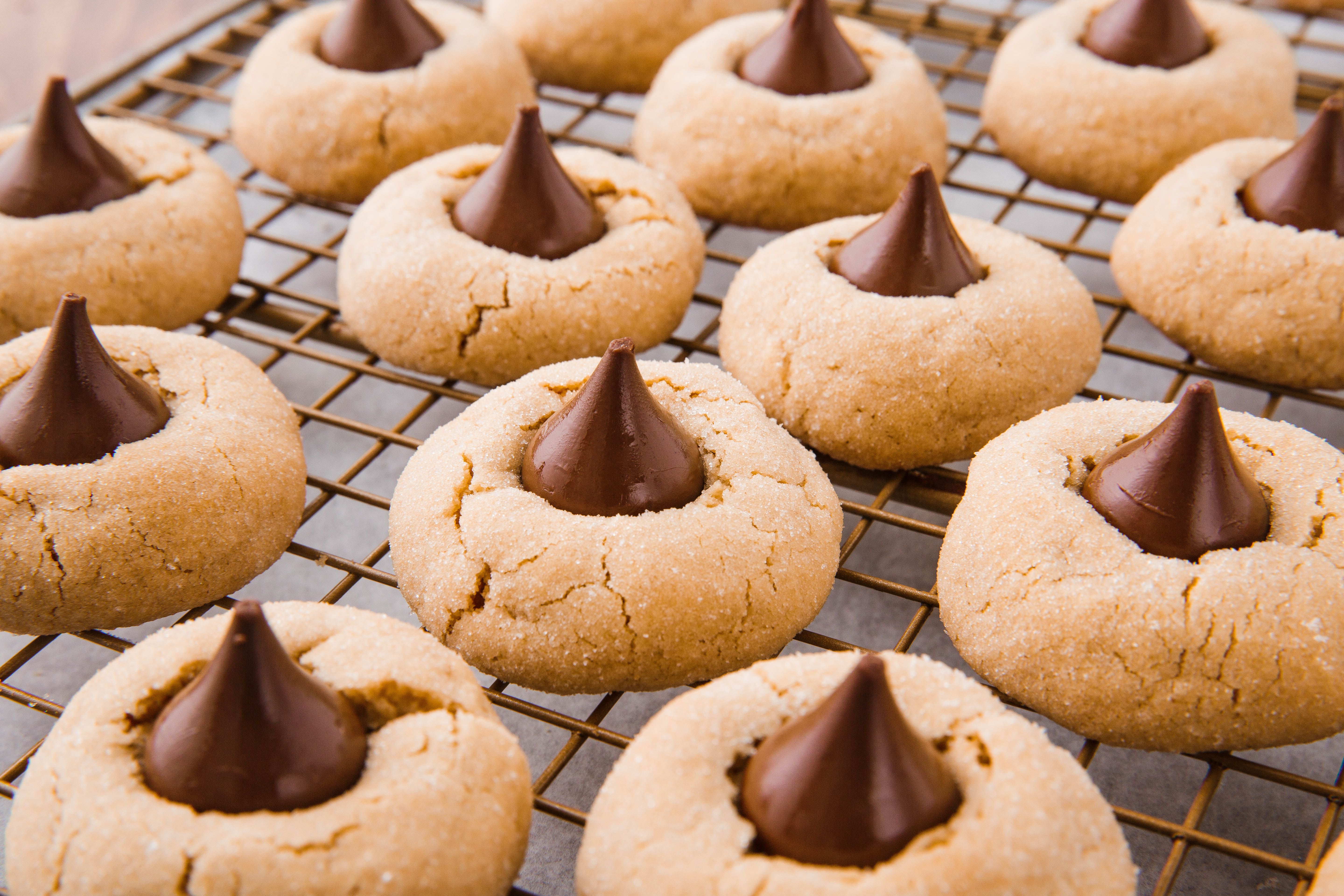 Гуд кук. The easiest Peanut Butter Blossoms cookie Recipe.