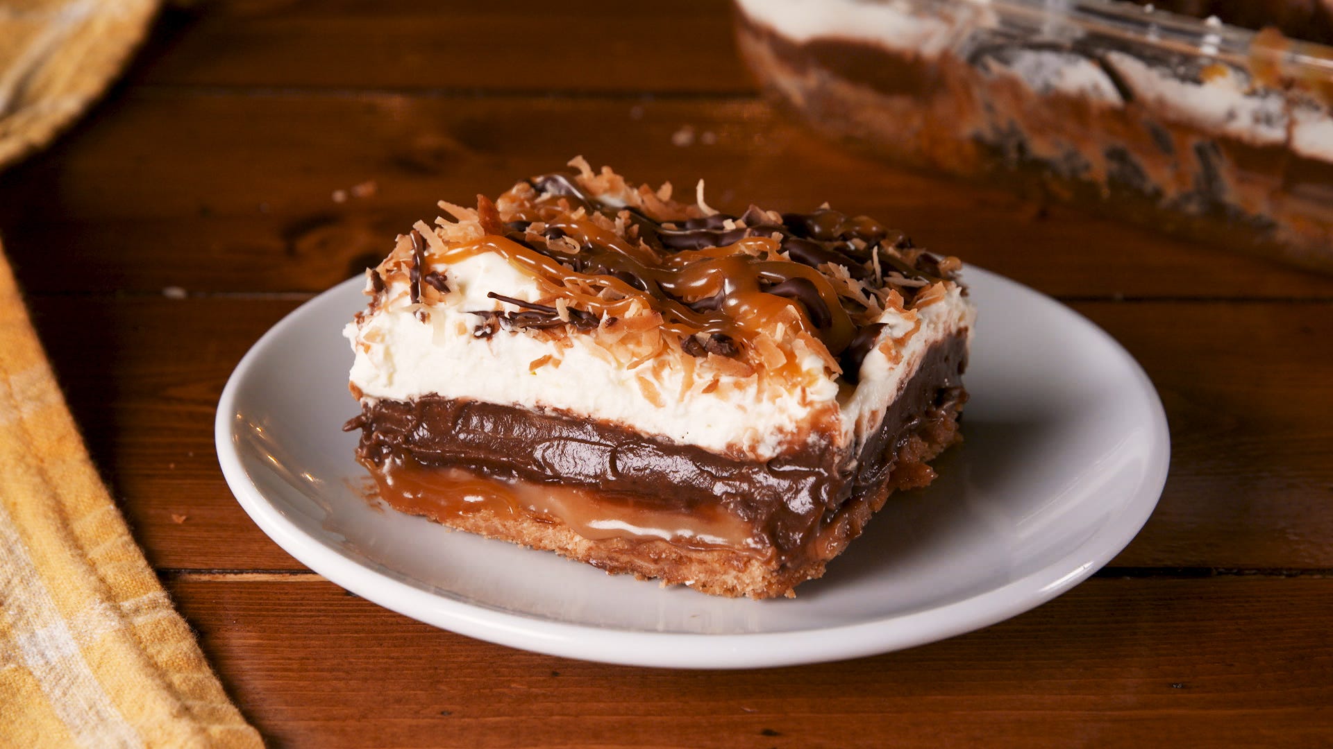 Samoa Dessert Lasagna Mimics Your Favorite Cookie Perfectly