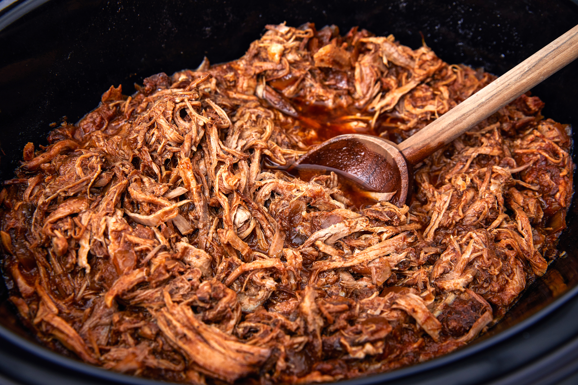 How to cook barbecue pulled pork in a crock pot Easy Slow Cooker Pulled Pork How To Make Pulled Pork In A Crock Pot