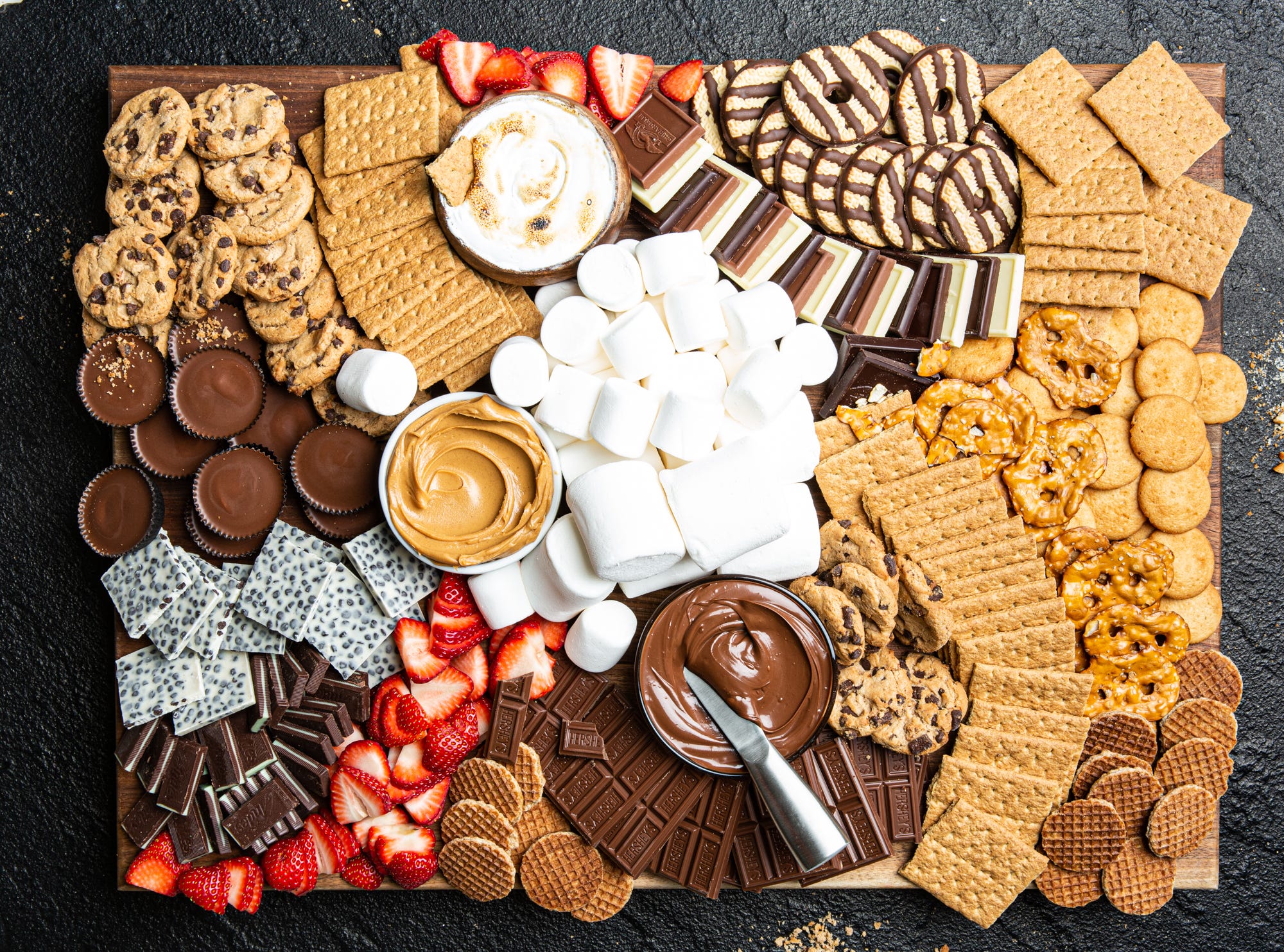 A DIY S'mores Board Will Please Everyone In Your Campfire Crowd