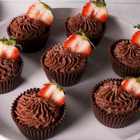 Best Strawberry Chocolate Mousse Cups Recipe How To Make Strawberry Chocolate Mousse Cups,Chameleon Petsmart