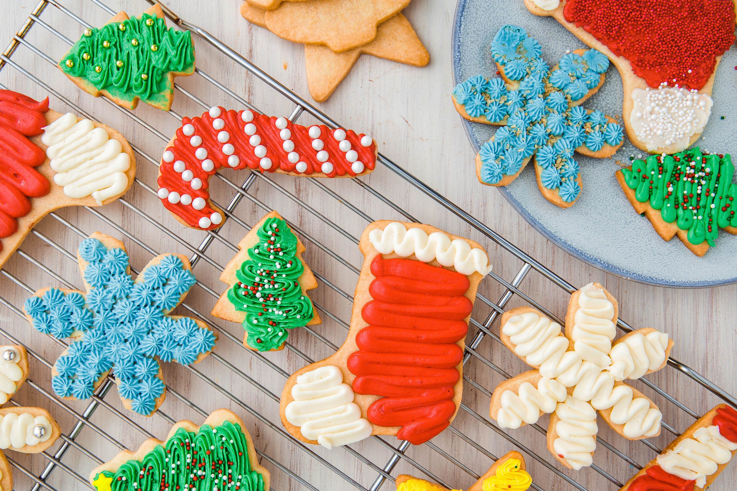 How To Decorate Sugar Cookies Decorating Christmas Cookies With Icing And Buttercream