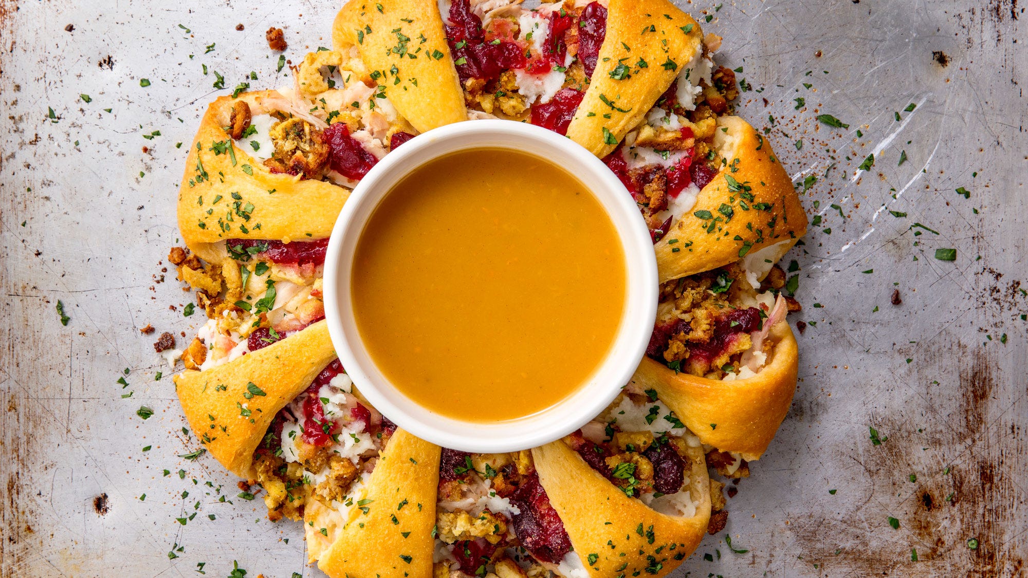 This Thanksgiving Ring Slays Your Plate Of Reheated Leftovers 😱