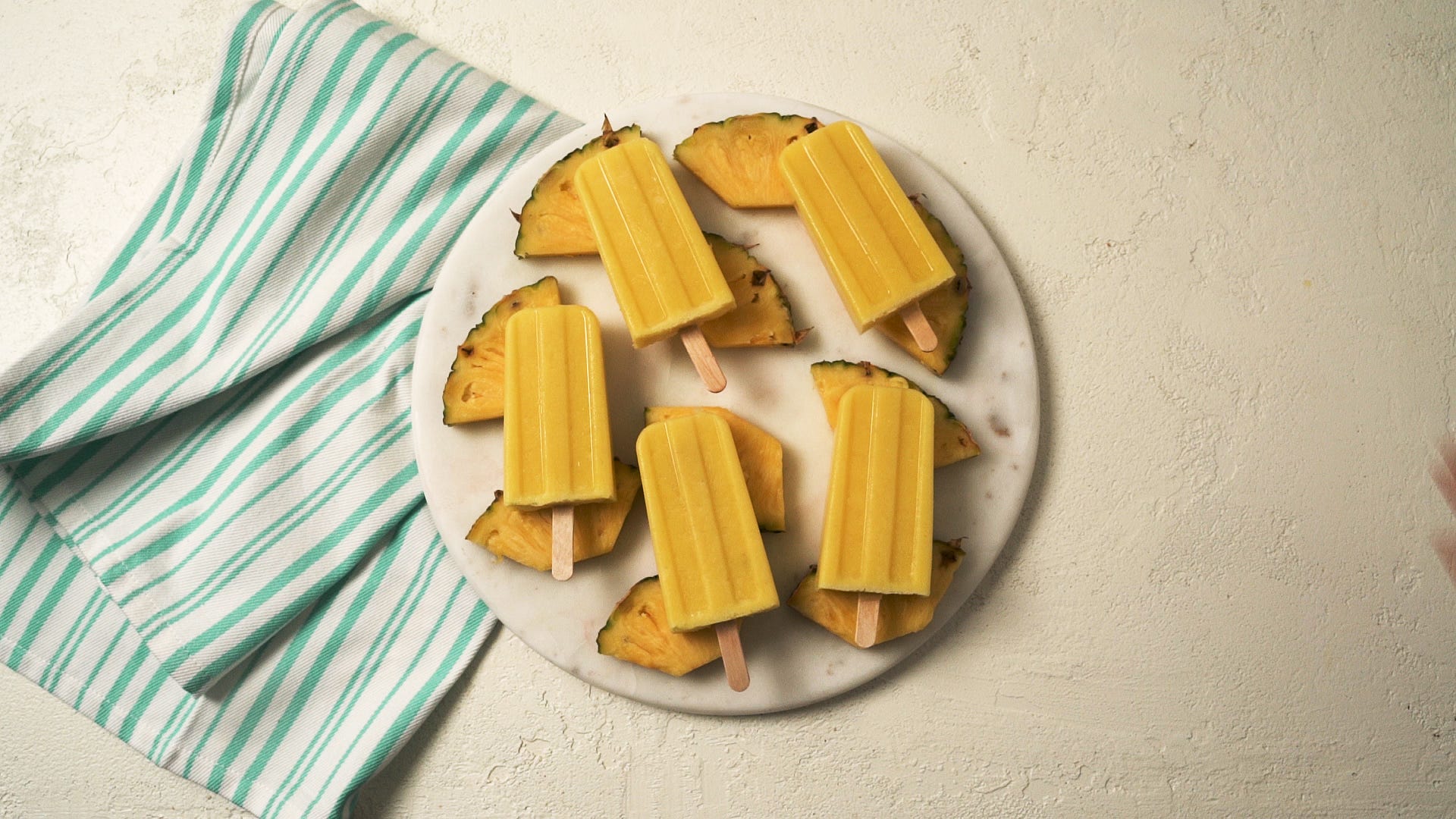 3-Ingredient Dole Whip Pops Are Amazingly Refreshing