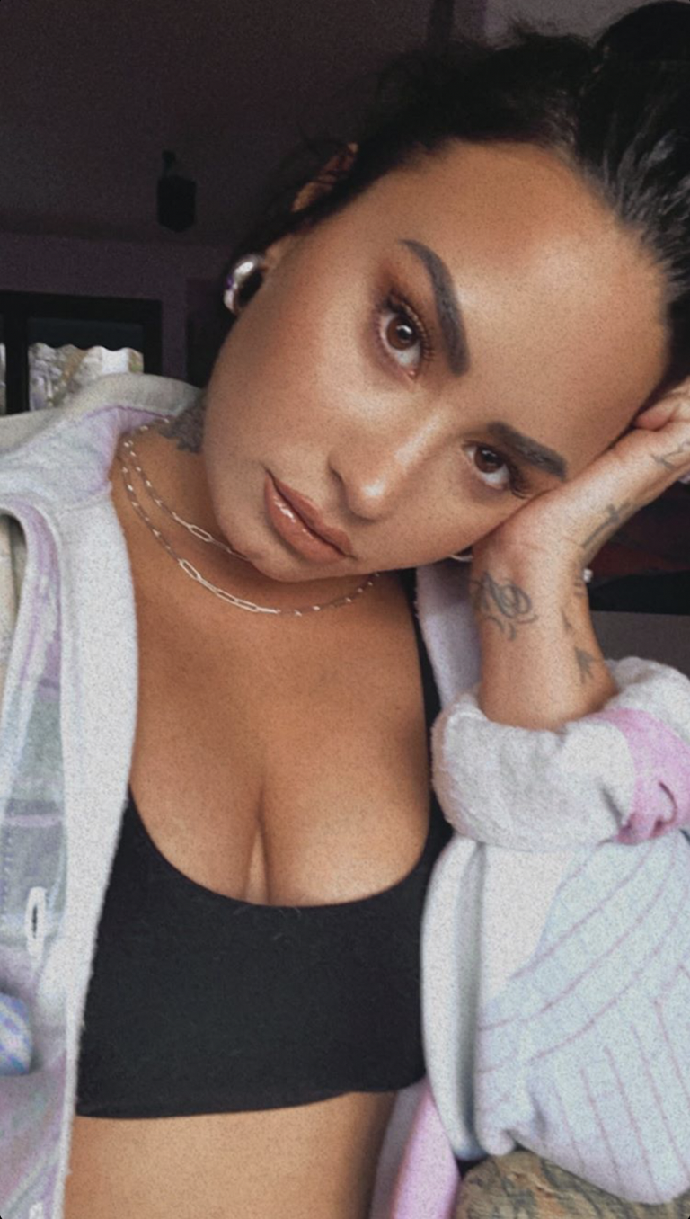 demi sports bra